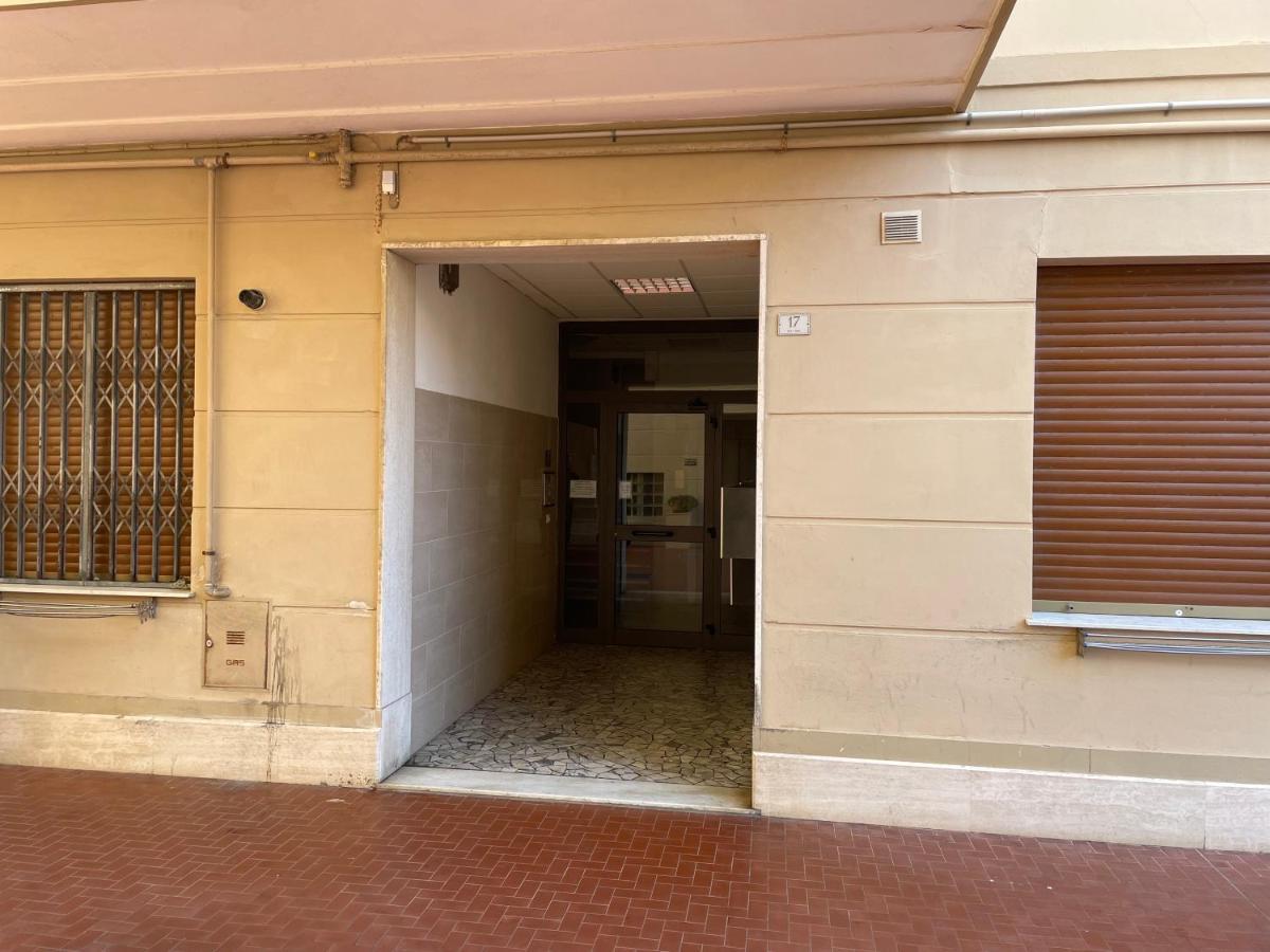 Appartement 50 Metri Dal Mare - Free Parking E A/C à Pietra Ligure Extérieur photo