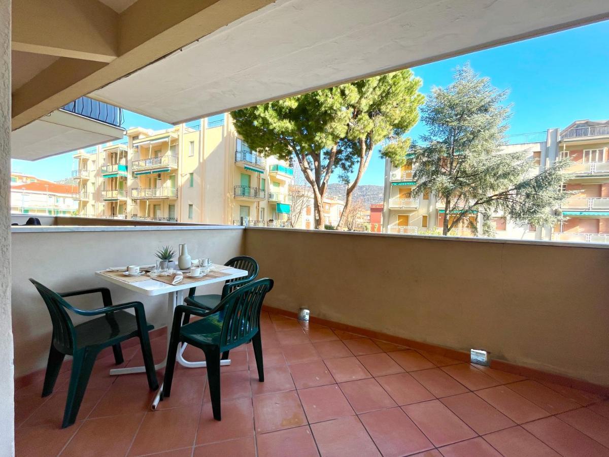 Appartement 50 Metri Dal Mare - Free Parking E A/C à Pietra Ligure Extérieur photo
