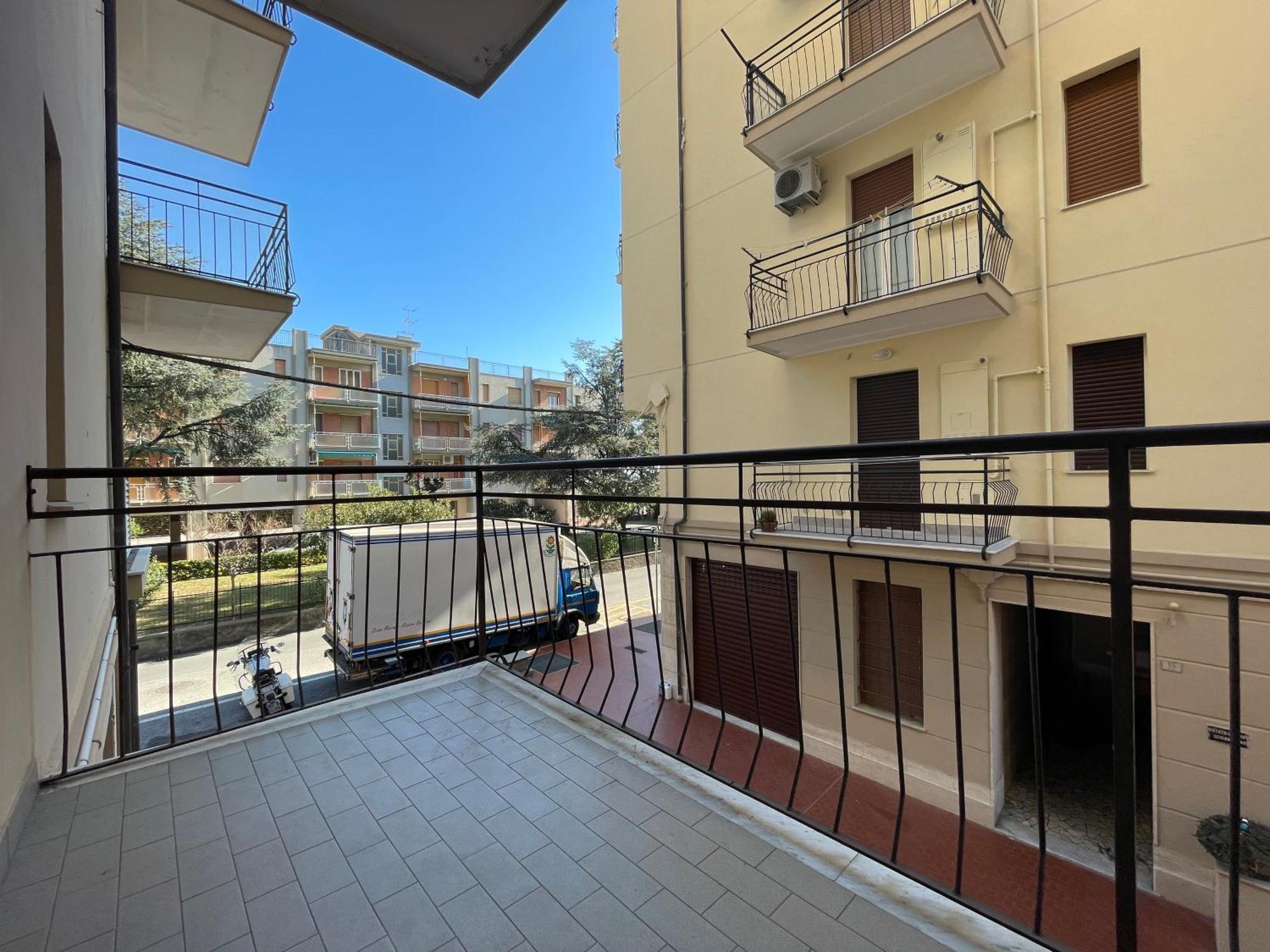 Appartement 50 Metri Dal Mare - Free Parking E A/C à Pietra Ligure Extérieur photo