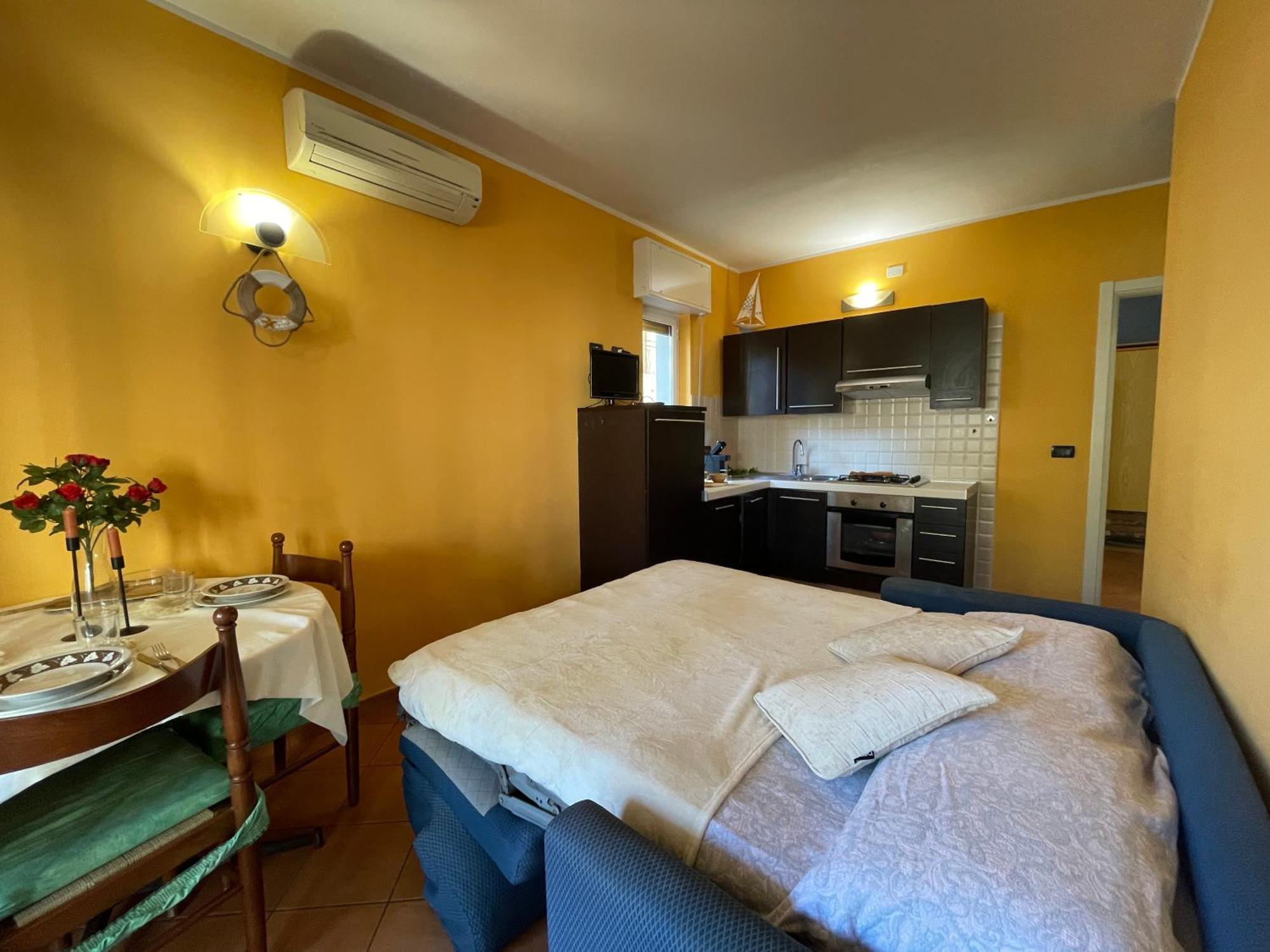 Appartement 50 Metri Dal Mare - Free Parking E A/C à Pietra Ligure Extérieur photo